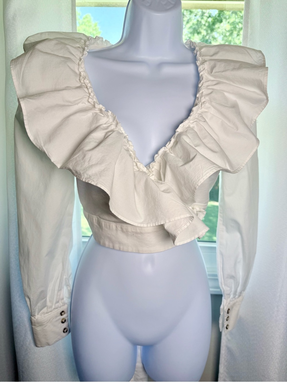 MAJORELLE White Ruffled V-Neck Cropped Blouse